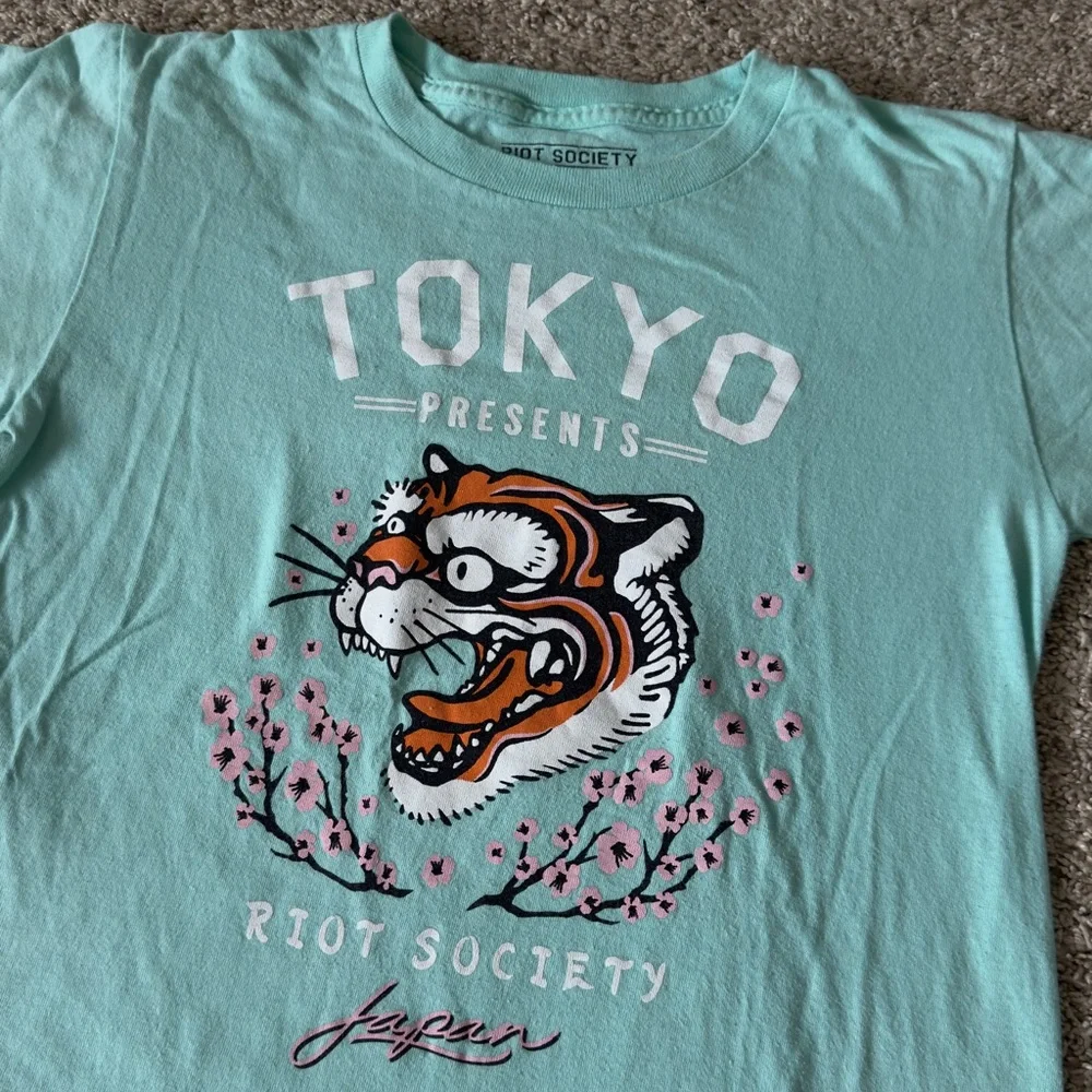 Riot Society Japan Tokyo Boys Short Sleeve T-Shirt tee size Small